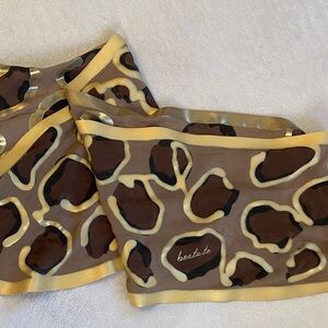 Beatate Silk animal print long scarf with gold rubber details 9 x 65